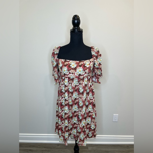 aritzia wilfred floral dress - Picture 3 of 5